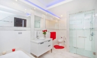 Royale Grand Villa En-suite Bathroom | Pattaya, Thailand