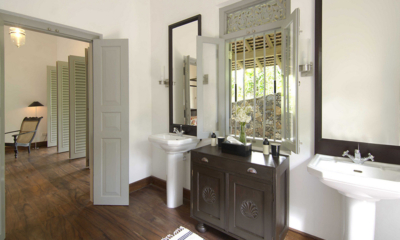 Ivory House His and Hers Bathroom with Wooden Floor | Galle, Sri Lanka