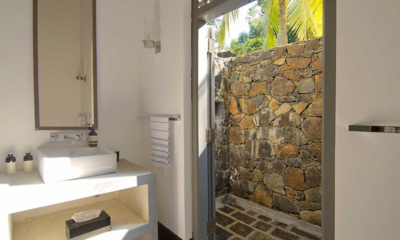 Ivory House Bathroom with Mirror | Galle, Sri Lanka