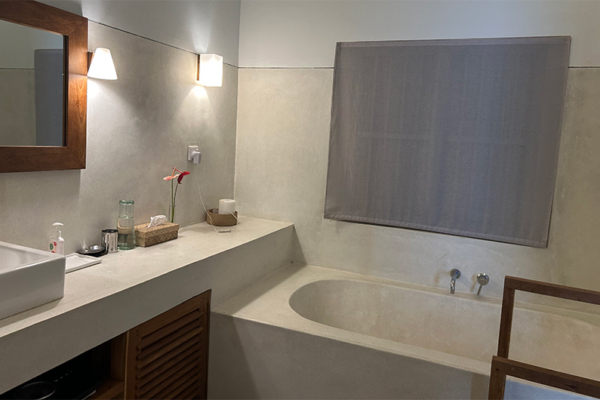 Suriyawatta Bathroom Four with Bathtub | Weligama, Sri Lanka