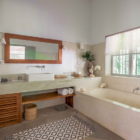 Suriyawatta Bathroom One with Bathtub | Weligama, Sri Lanka