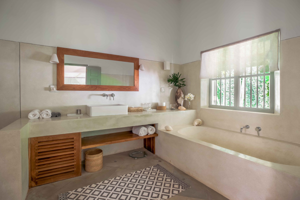 Suriyawatta Bathroom One with Bathtub | Weligama, Sri Lanka