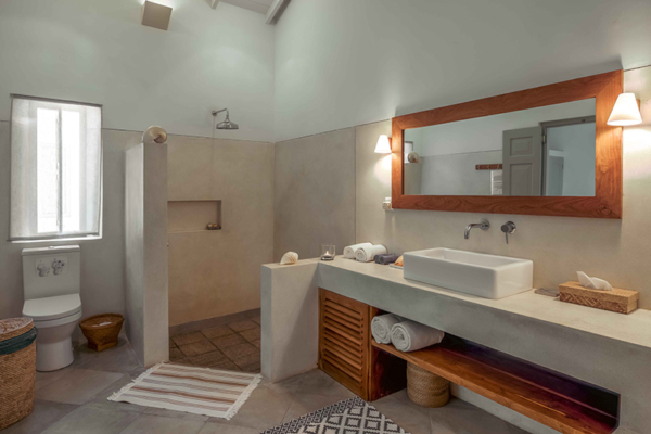 Suriyawatta Bathroom One | Weligama, Sri Lanka