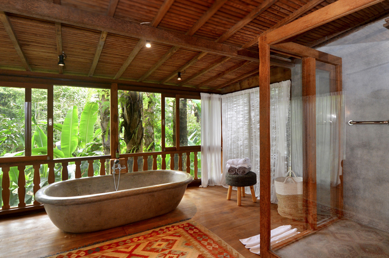 Villa Nag Shampa Bathroom One Bathtub | Ubud Payangan, Bali