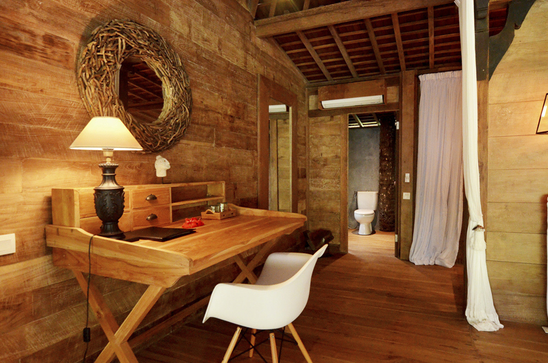 Villa Nag Shampa Bedroom Five Study Table | Ubud Payangan, Bali