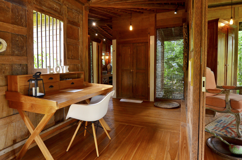 Villa Nag Shampa Bedroom Seven Study Table | Ubud Payangan, Bali