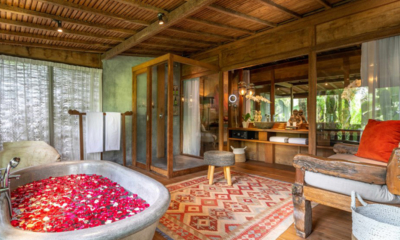 Villa Nag Shampa En-Suite Bathroom with Bathtub | Ubud Payangan, Bali