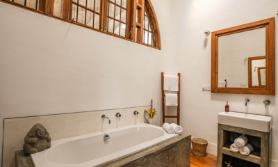 Maliga Kanda Elephant Suite Bathroom | Galle, Sri Lanka