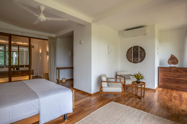 Maliga Kanda Heliconia Suite Bedroom and Bathroom | Galle, Sri Lanka