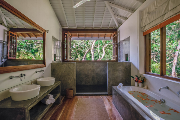 Maliga Kanda Rambutan Suite Bathroom with Bathtub | Galle, Sri Lanka