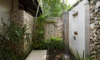 Villa Ambar Shower Area | Ungasan, Bali