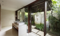 Villa Ambar Outdoor Shower | Ungasan, Bali