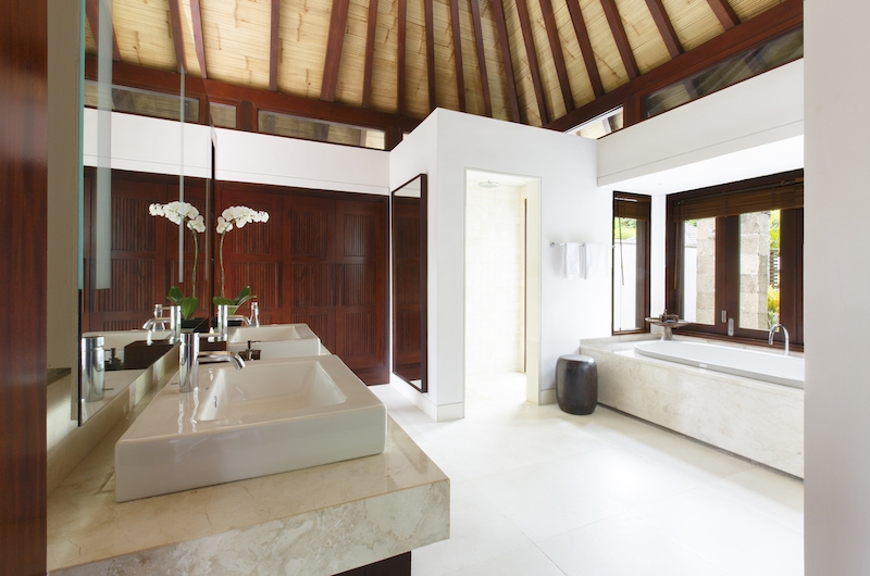 Villa Chintamani Bathroom | Ungasan, Bali