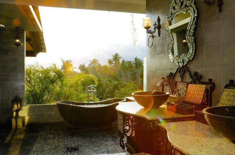 Villa Delmara En-suite Bathroom | Tabanan, Bali