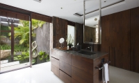Villa Jamadara Bathroom One | Ungasan, Bali