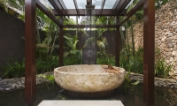 Villa Jamadara Outdoor Bathtub | Ungasan, Bali