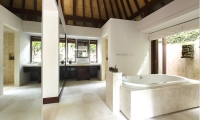 Villa Nora Bathtub | Ungasan, Bali