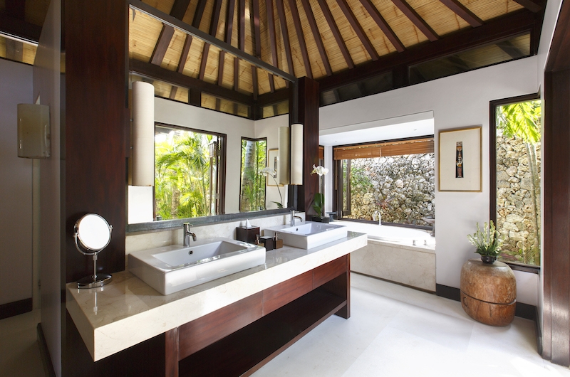 Villa Pawana Bathroom Area | Ungasan, Bali
