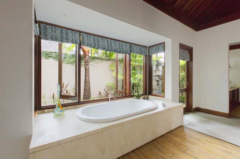 Villa Santai Sorga Bathtub Area | Ungasan, Bali