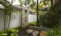 Villa Tamarama Outdoor Shower | Ungasan, Bali