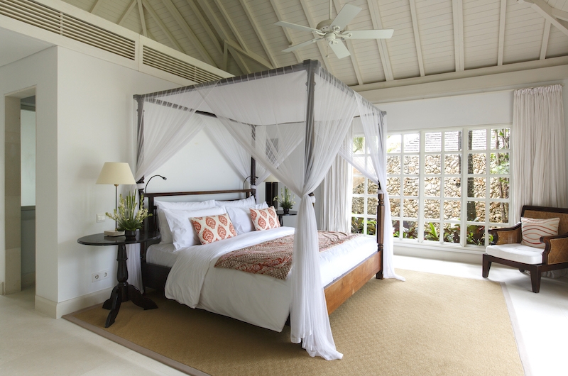 Villa Tamarama Bedroom with Seating | Ungasan, Bali