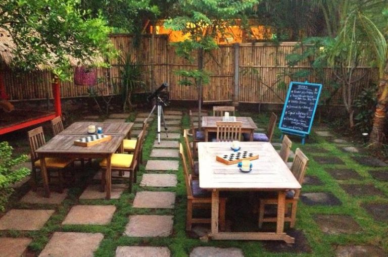 The Grill Bar & Restaurant Amed