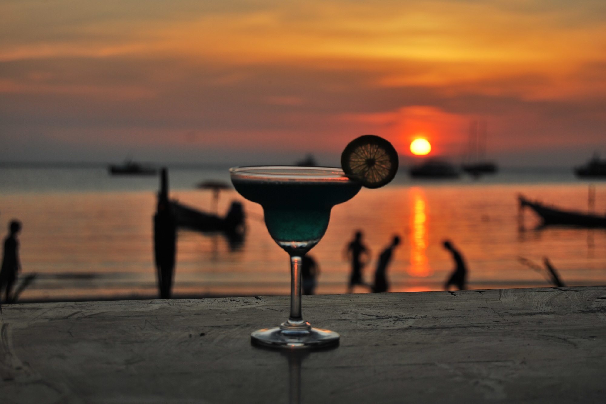 Where to Have a Drink in Amed?