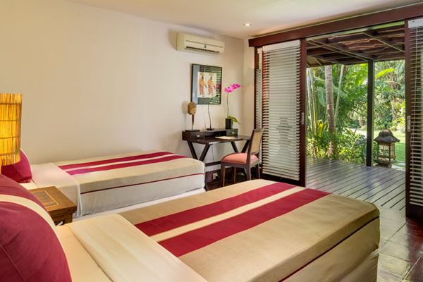 Luxury Bali Estate Bedroom Four with Twin Beds | Canggu, Bali