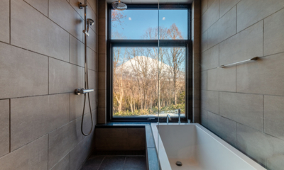 Yanagi House Bathroom with Bathtub and Shower | Hirafu, Niseko