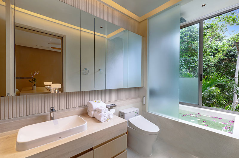 Phuket Theaquila 123