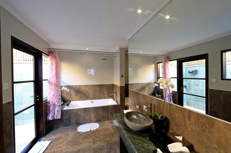 Four On Drupadi Villa Cinta Bathroom | Bali, Seminyak