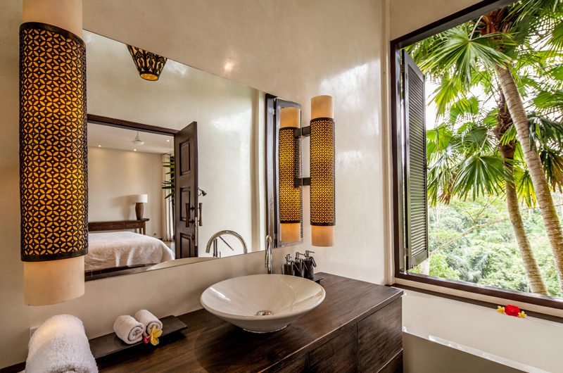 Villa Naga Putih Bathroom | Ubud, Bali