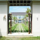 Villa Putih Entrance | Nusa Lembongan, Bali