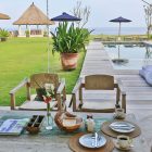 Villa Putih Outdoor Dining | Nusa Lembongan, Bali