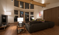 The Orchards Niseko Kuromatsu Living Area Night View | St Moritz, Niseko