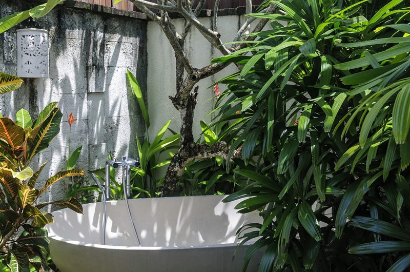 Villa Cantik Pandawa Outdooor Bathtub | Ungasan, Bali