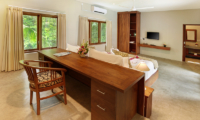 Sativa Villas Villa Rose Bedroom with Study Table | Ubud, Bali