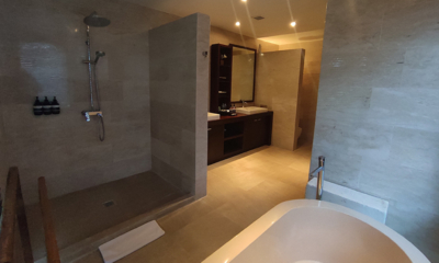 Surga Villa Estate Villa Surga One Suprabha Bathroom with Shower | Ungasan, Bali