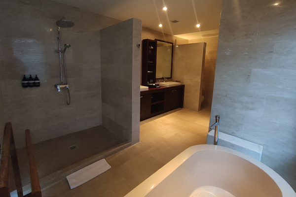Surga Villa Estate Villa Surga One Suprabha Bathroom with Shower | Ungasan, Bali