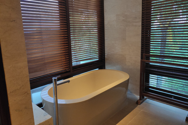 Surga Villa Estate Villa Surga One Suprabha Bathroom with Bathtub | Ungasan, Bali