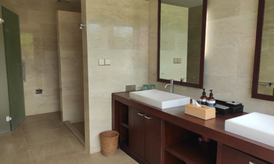 Surga Villa Estate Villa Surga One Ramasita Bathroom | Ungasan, Bali