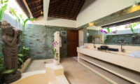La Villa Des Sens Bali En-suite Bathroom | Kerobokan, Bali