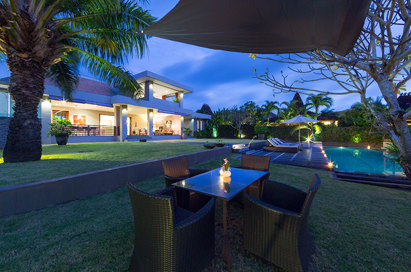The Uma Villa Outdoor Dining Table | Canggu, Bali