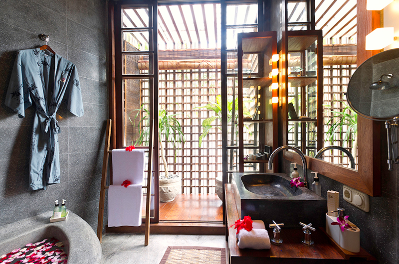 Villa Raj Indoor Bathtub | Sanur, Bali