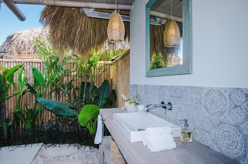 Villa Sari Outdooor Bathroom | Nusa Lembongan, Bali