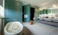 Villa Anavaya En-suite Bathroom | Choeng Mon, Koh Samui