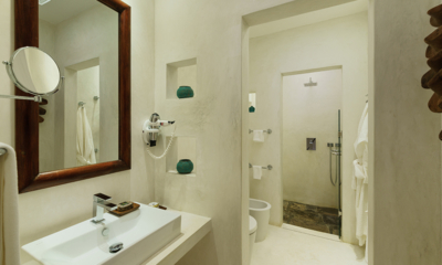 JH Villa Bathroom Five | Habaraduwa, Sri Lanka
