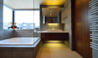 Panorama Bathroom with Bathtub | Lower Hirafu Village, Niseko