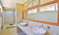 Blue Heights His and Hers Bathroom | Dickwella, Sri Lanka
