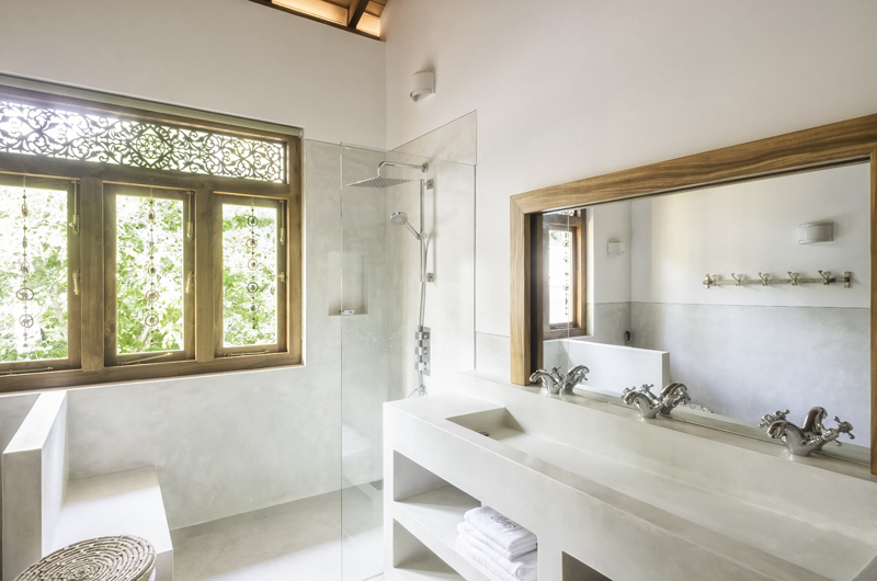 Meda Gedara Spacious Bathroom | Dickwella, Sri Lanka
